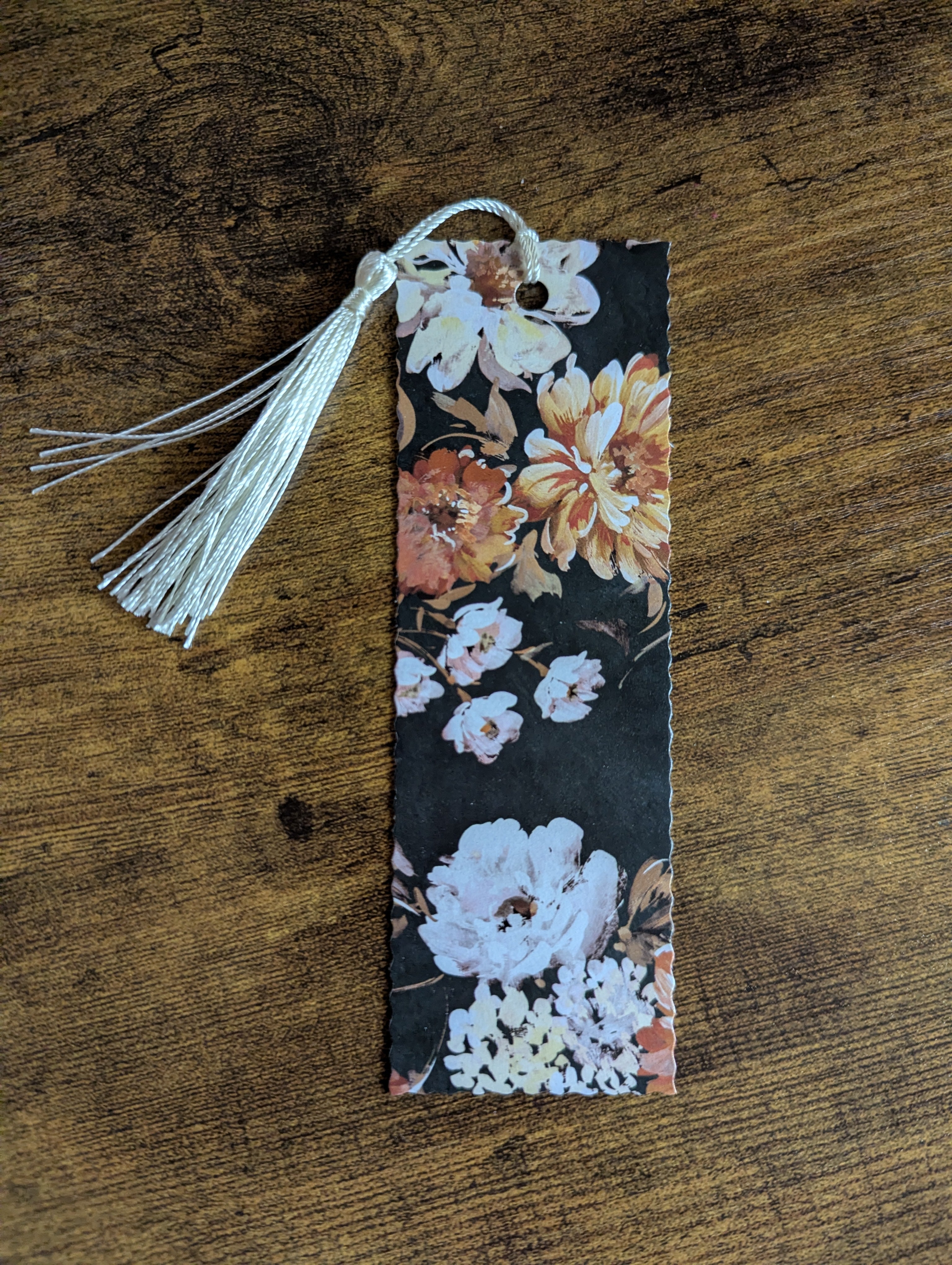 Cosy Notes: Tasseled Bookmark