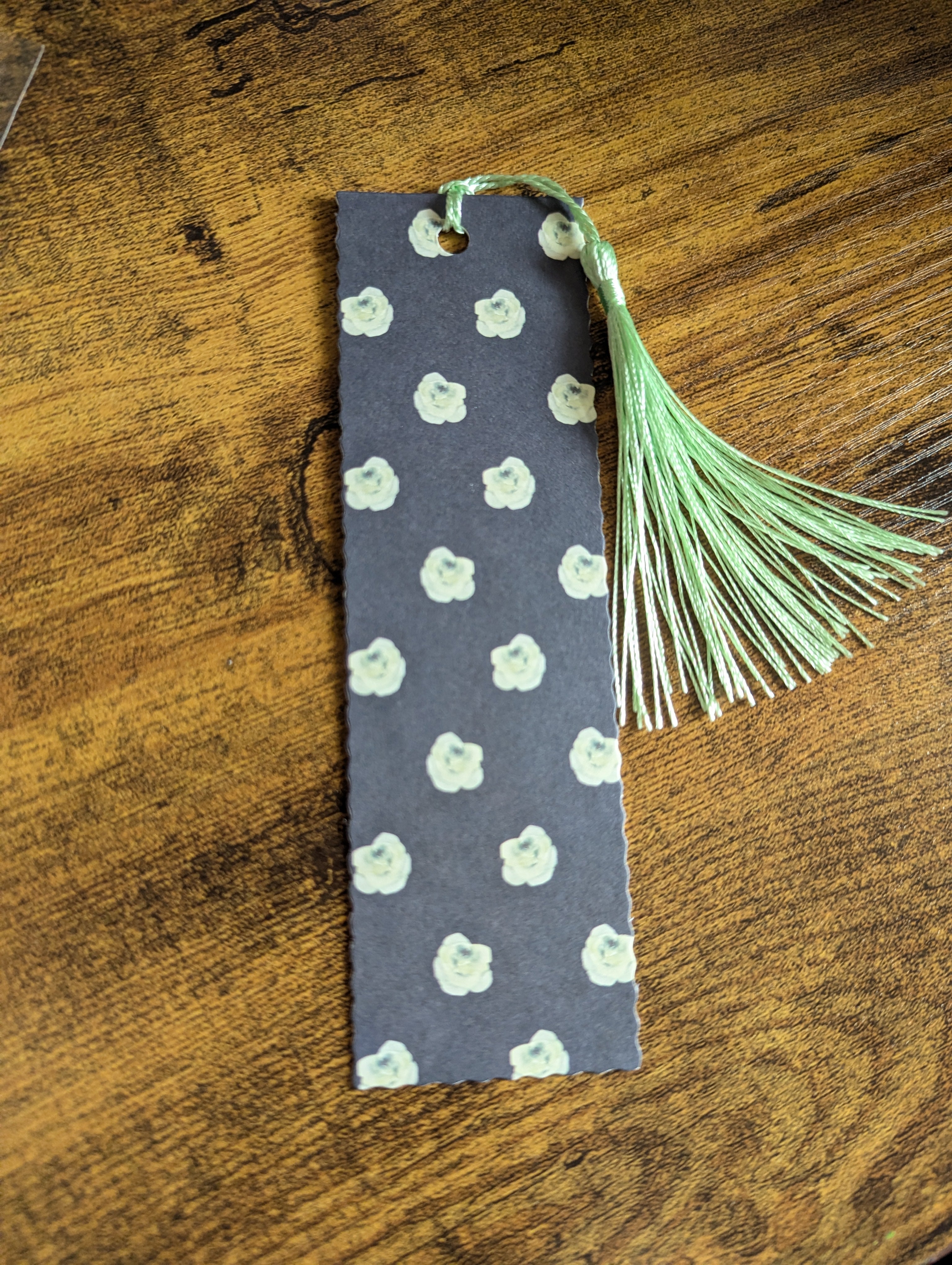 Cosy Notes: Tasseled Bookmark